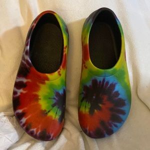 Crocs Unisex-Adult The Clock Clog | Slip Resistant Work Shoes